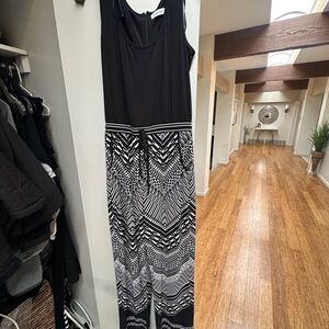 Calvin Klein Women's Black & White Sleeveless Printed Jumpsuit